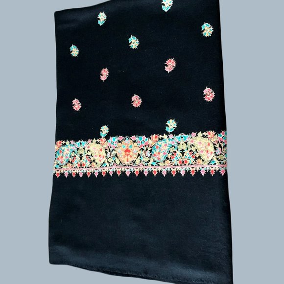 Scarves and shawls | Large Winter wrap | Cold Weather Shawl | Wedding gift ideas - Picture 1 of 11